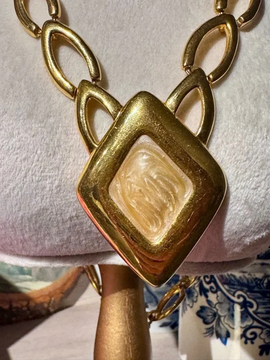 Vintage Money Gold Link Chain Statement Necklace with Pendant - Picture 2 of 6